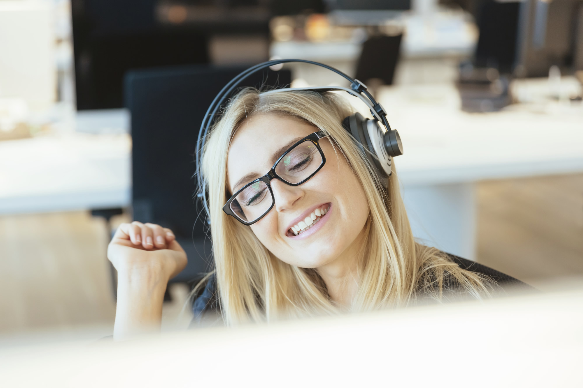 Become a client and get artist management, business management and business consulting from Supervizion